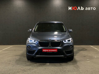 2017 BMW X1 20i xDrive II (F48), серый, 2750000 рублей, вид 2
