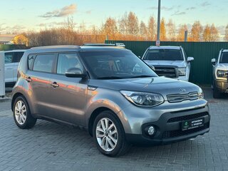 2017 Kia Soul II Рестайлинг, серебристый, 1450000 рублей, вид 2