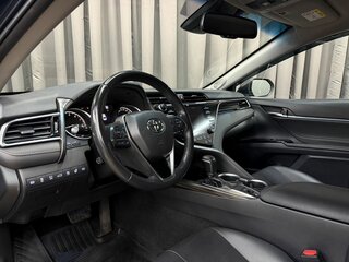 2018 Toyota Camry VIII (XV70), синий, 3249777 рублей, вид 5