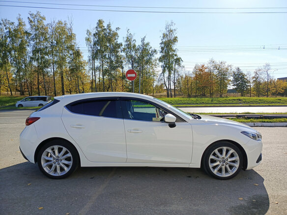 2013 Mazda 3 III (BM), белый, 1218000 рублей - вид 3