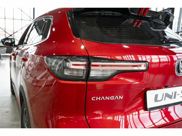 2026 Changan UNI-S I, красный, 3229900 рублей - вид 11