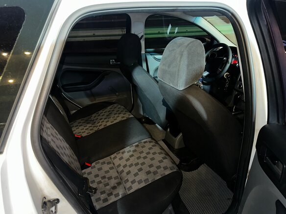2008 Ford Focus II Рестайлинг, белый - вид 9