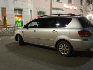 2003 Toyota Avensis Verso I, серебристый, 810000 рублей, вид 4