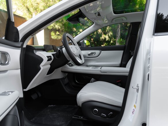 2026 Changan Qiyuan Q05 51.9 kWh II, белый, 2565000 рублей - вид 15