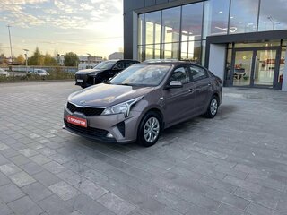 2020 Kia Rio IV Рестайлинг, коричневый, 1420000 рублей, вид 1