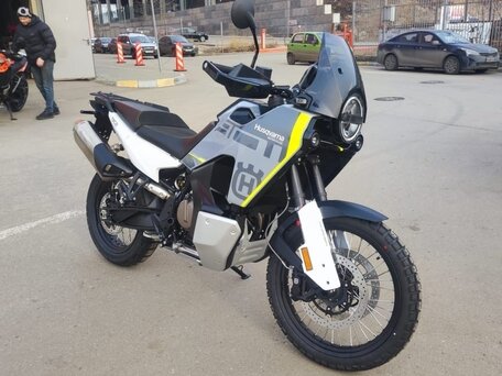 2024 Husqvarna Norden 901, серый, 1345000 рублей, вид 2