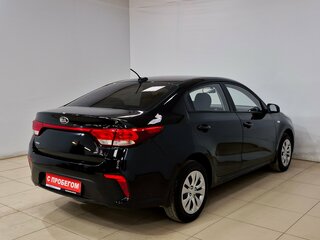 2019 Kia Rio IV, чёрный, 1270000 рублей, вид 4
