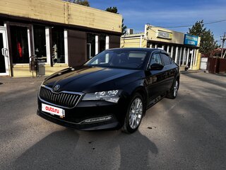 2022 Skoda Superb III Рестайлинг, чёрный, 2350000 рублей, вид 1