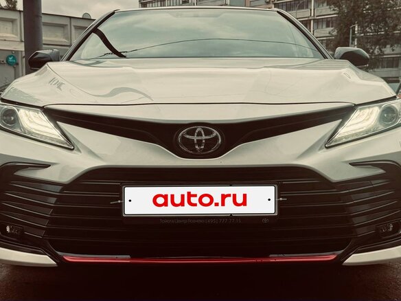 2021 Toyota Camry VIII (XV70) Рестайлинг, белый - вид 1