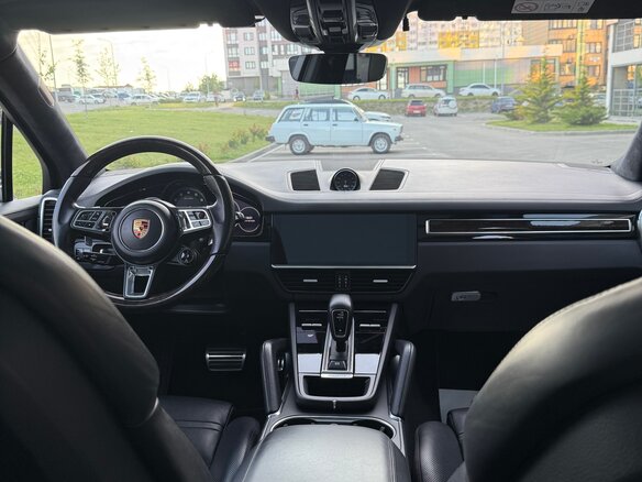 2019 Porsche Cayenne Turbo III, серый, 5700000 рублей - вид 19