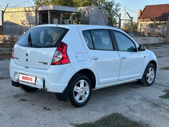 2012 Renault Sandero I, белый, 599000 рублей - вид 17