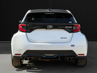 2022 Toyota Yaris IV, белый, 3383431 рублей, вид 5