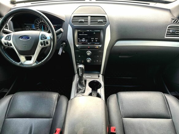 2015 Ford Explorer V Рестайлинг, белый, 1990000 рублей - вид 32