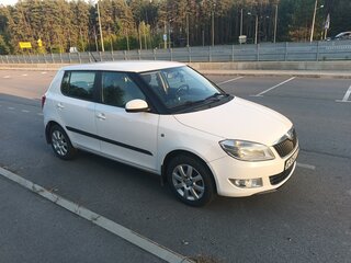 2014 Skoda Fabia II Рестайлинг, белый, 500000 рублей, вид 2