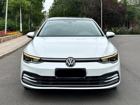 2022 Volkswagen Golf VIII, белый, 1860000 рублей, вид 1