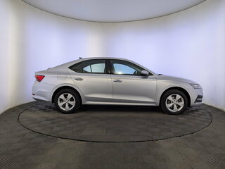 2021 Skoda Octavia IV (A8), серый, 2070000 рублей, вид 4