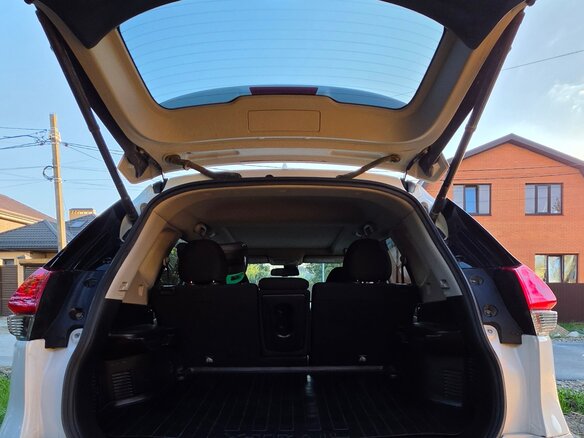 2021 Nissan X-Trail III Рестайлинг, белый, 2720000 рублей - вид 13