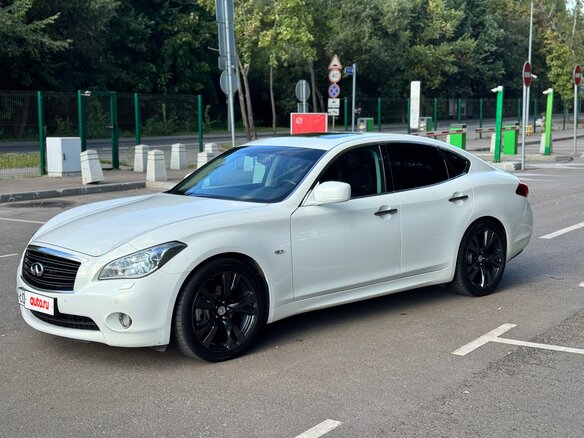 2013 Infiniti M M37 IV, белый