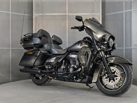 2018 Harley-Davidson Electra Glide, серый, 2229000 рублей, вид 2