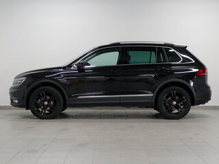 2019 Volkswagen Tiguan II, чёрный, 3236000 рублей, вид 2