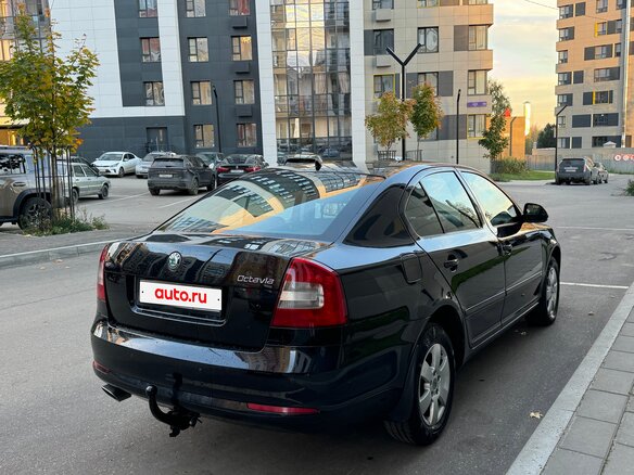 2011 Skoda Octavia II (A5) Рестайлинг, чёрный - вид 4