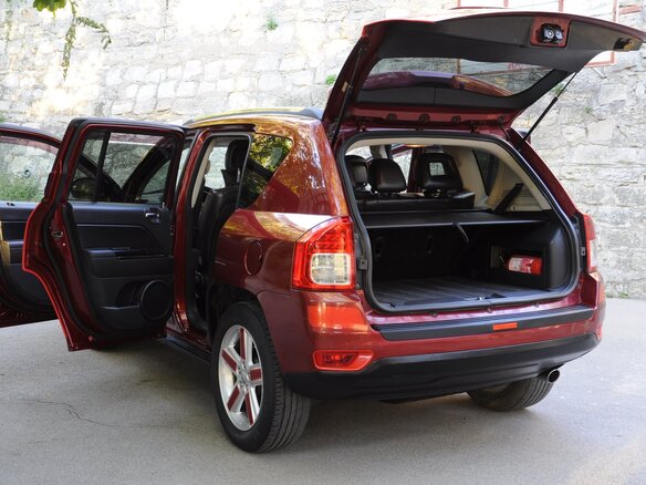 2011 Jeep Compass I Рестайлинг, пурпурный, 1100000 рублей - вид 11