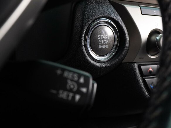 2016 Lexus ES 250 VI Рестайлинг, чёрный, 1961000 рублей - вид 16