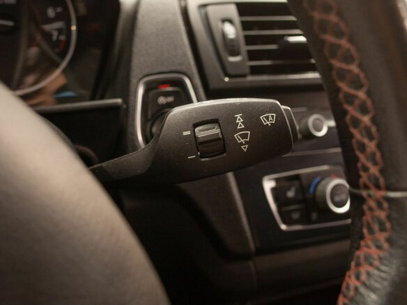 2012 BMW 1 серии 118i II (F20/F21), белый, 1295000 рублей - вид 24