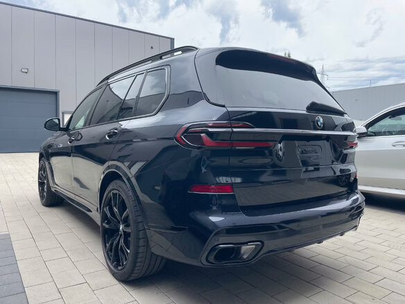 2025 BMW X7 40d I (G07) Рестайлинг, чёрный, 13280000 рублей - вид 6