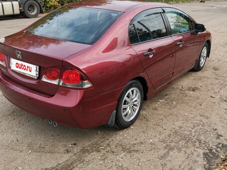 2009 Honda Civic VIII Рестайлинг, красный, 650000 рублей, вид 4