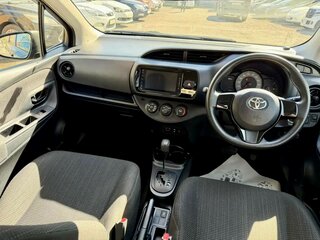 2018 Toyota Vitz III (XP130) Рестайлинг, чёрный, 1079000 рублей, вид 4
