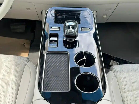 2026 Forthing V9 34.94 kWh, чёрный - вид 9
