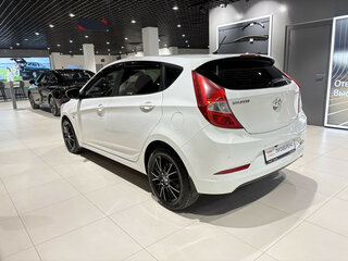 2015 Hyundai Solaris I Рестайлинг, белый, 948000 рублей, вид 2