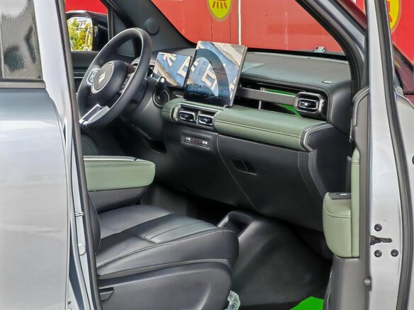 2025 Baojun Yep Plus, серебристый, 1395000 рублей - вид 13