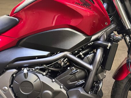 2014 Honda NC 750S, красный, 720000 рублей, вид 4