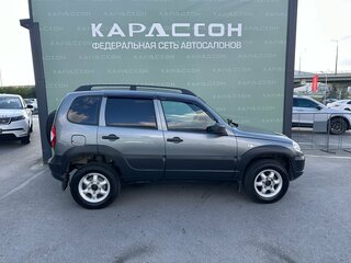 2018 Chevrolet Niva I Рестайлинг, серый, 860000 рублей, вид 4