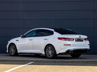 2018 Kia Optima IV Рестайлинг, белый, 2155000 рублей, вид 4