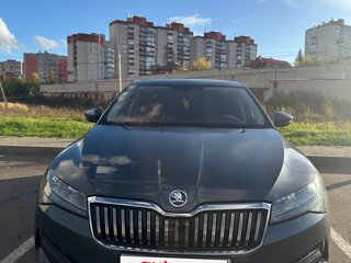 2021 Skoda Superb III Рестайлинг, серый, 2300000 рублей, вид 1