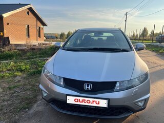 2011 Honda Civic VIII Рестайлинг, серебристый, 1270000 рублей, вид 2