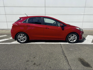 2012 Hyundai i30 II, красный, 940000 рублей, вид 4