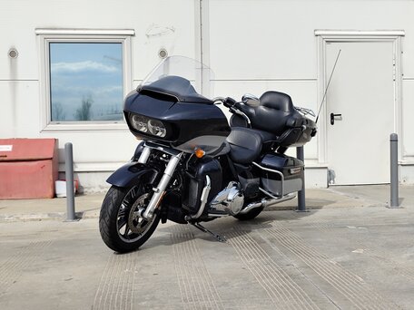 2019 Harley-Davidson Road Glide, синий, 1699000 рублей, вид 4