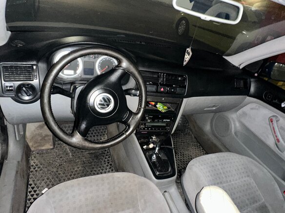 2001 Volkswagen Bora I, синий, 200000 рублей - вид 4
