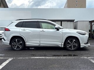 2023 Toyota Corolla Cross I, белый, 1850000 рублей, вид 2