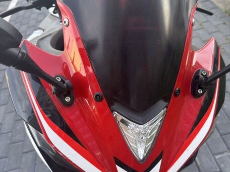 2023 Yamaha YZF-R3, красный, 230000 рублей, вид 4