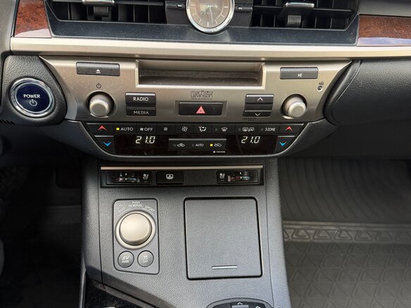 2014 Lexus ES 300h VI, белый, 2290000 рублей - вид 14