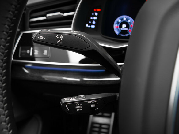 2020 Audi Q8 45 TDI I (4M), серый, 7629000 рублей - вид 12