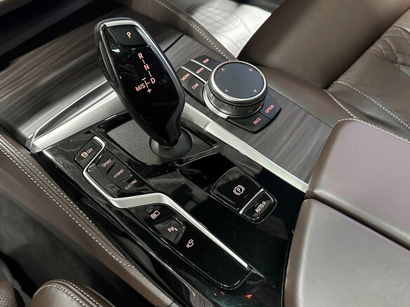 2020 BMW 5 серии 530e VII (G30/G31/G38) Рестайлинг, серый, 4690000 рублей - вид 37