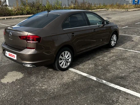 2020 Volkswagen Polo VI, коричневый, 1690000 рублей, вид 3