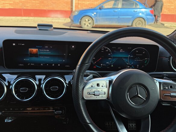 2019 Mercedes-Benz A-Класс 180 IV (W177), красный, 1890000 рублей - вид 5