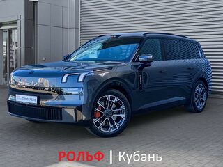 Lynk & Co 900